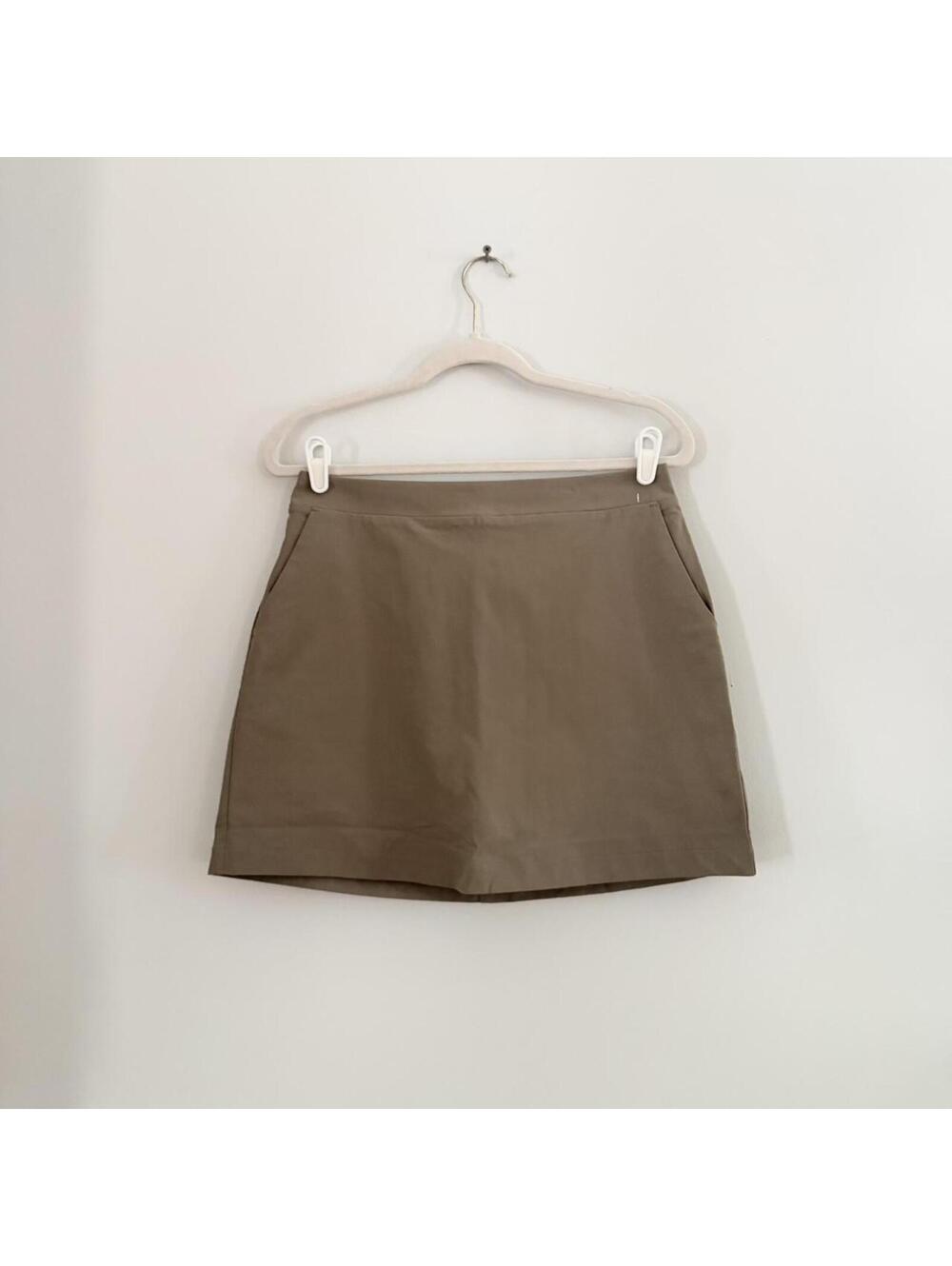 Vuori Meta Skirt with Built-In Shorts - Picture 5 of 10